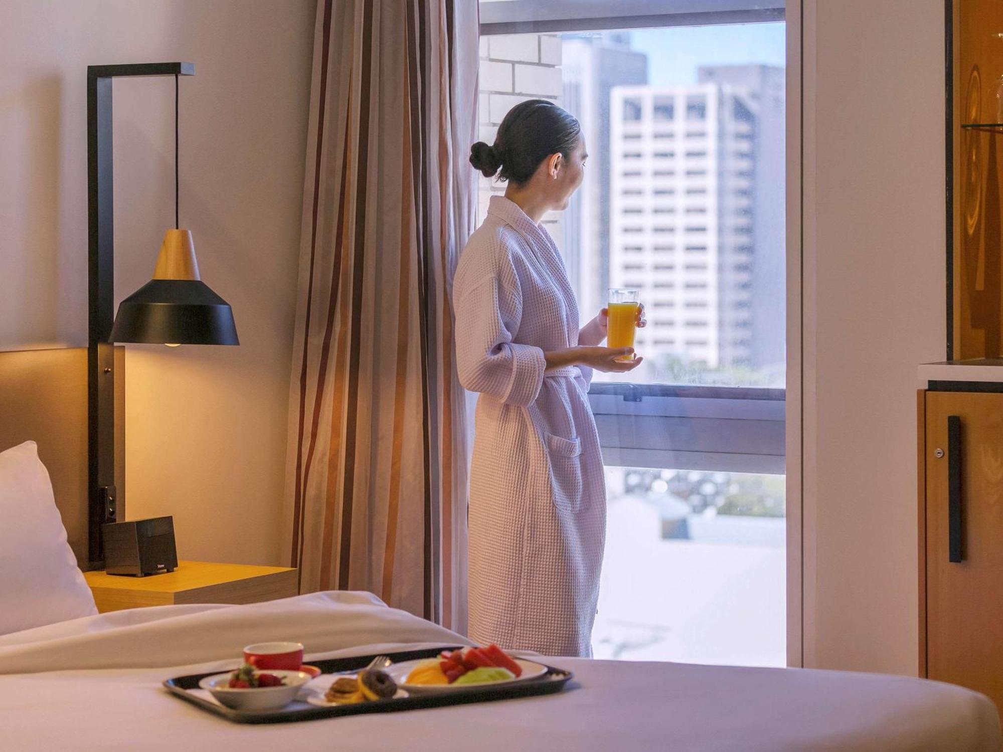 Mercure Brisbane King George Square Экстерьер фото